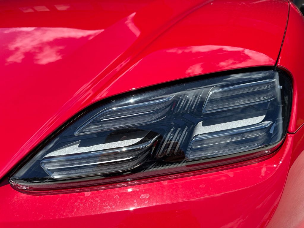 Thumbnail: 2026 Porsche Macan - 8