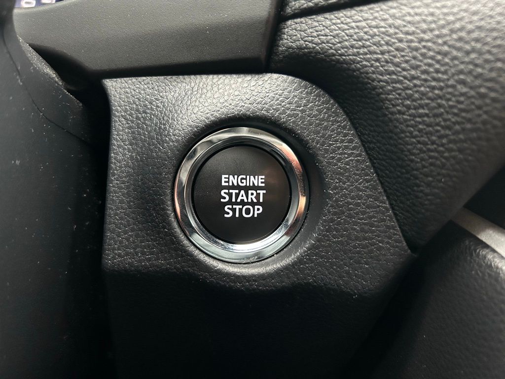 2024 Toyota RAV4 XLE 28