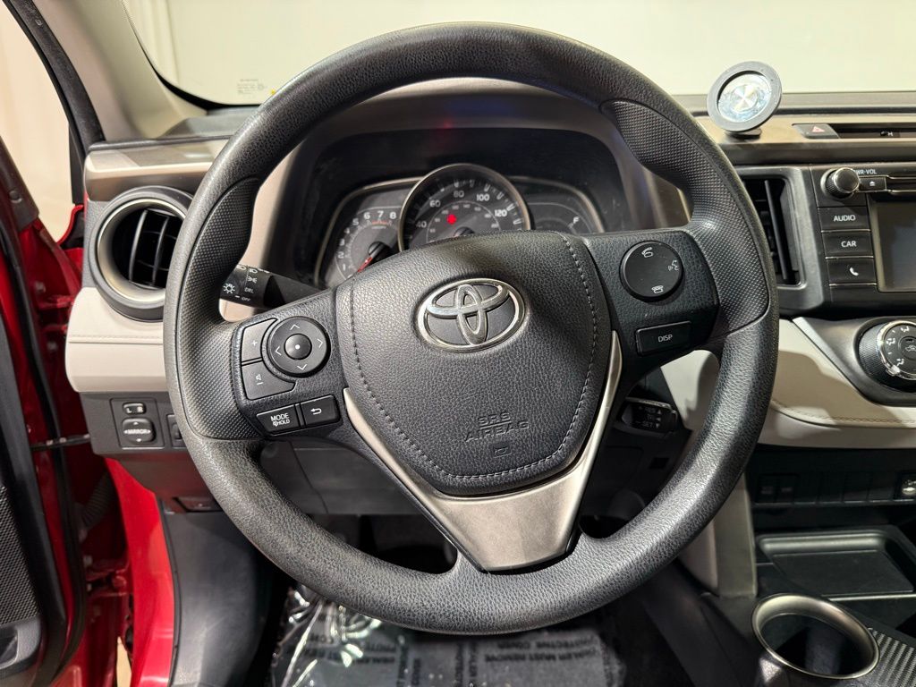 Thumbnail: 2015 Toyota RAV4 - 21