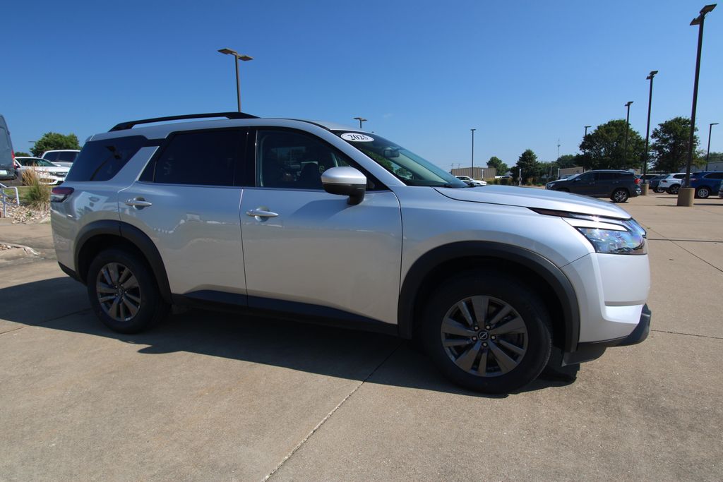 Used 2025 Nissan Pathfinder SUV