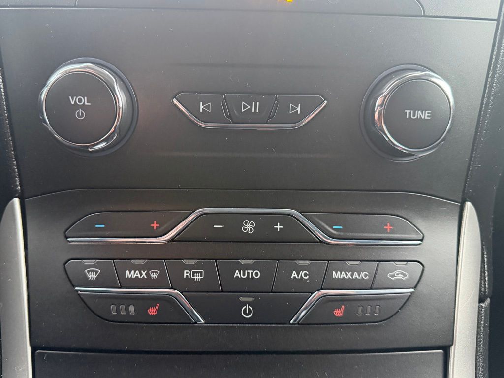 2020 Ford Edge SEL White at Bob Ruth Ford