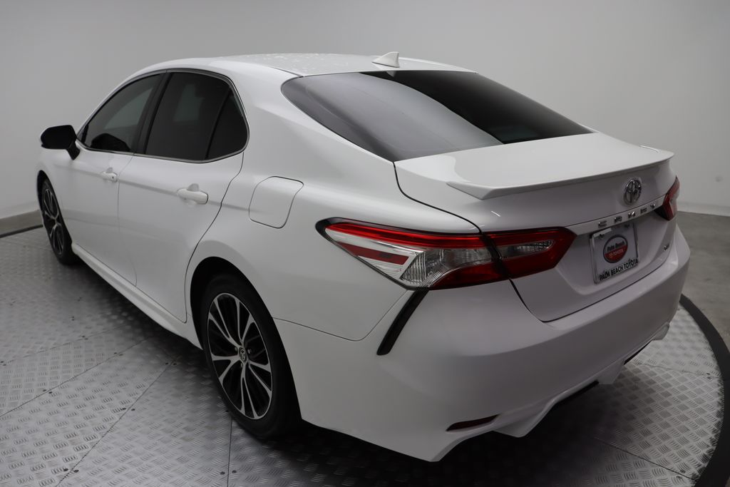 2020 Toyota Camry SE 11