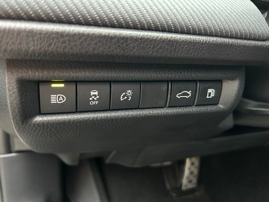 Thumbnail: 2025 Toyota Camry - 18