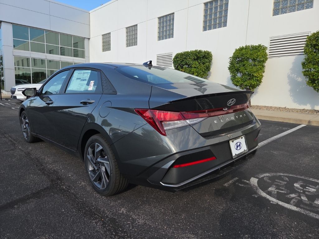 Thumbnail: 2025 Hyundai Elantra - 7
