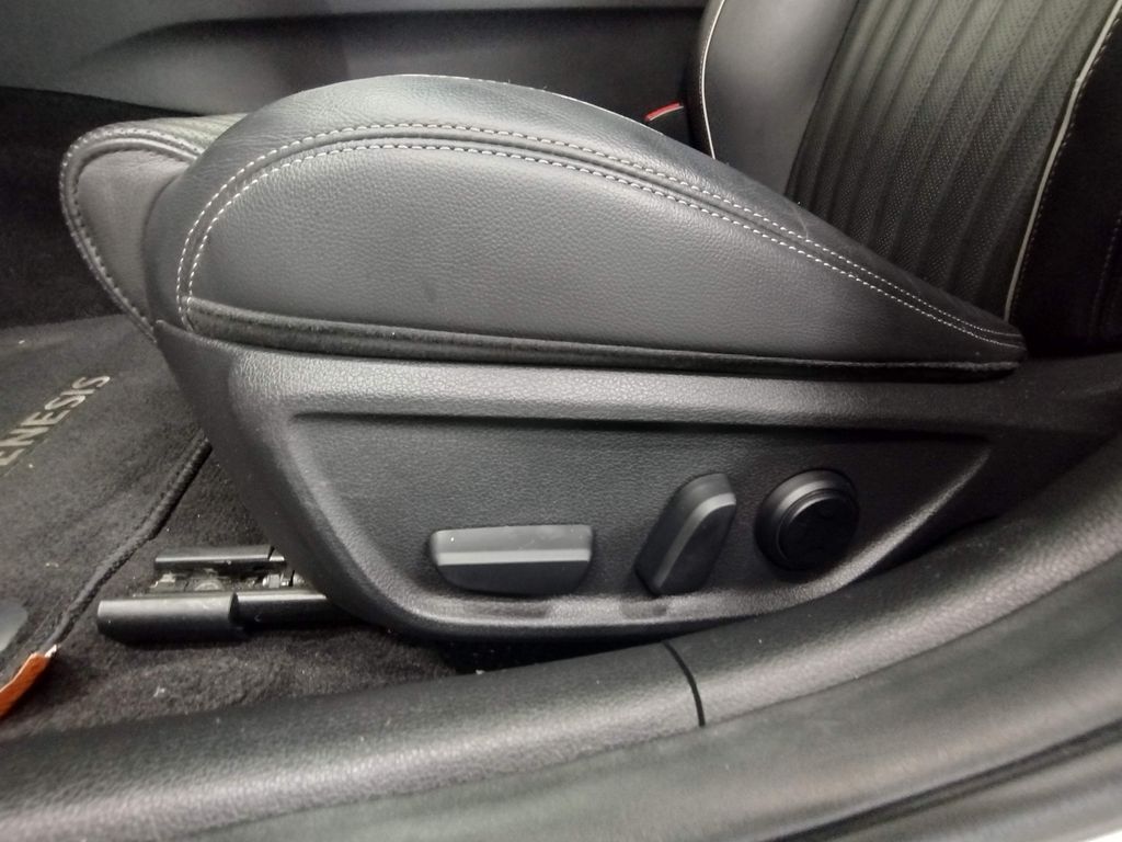 2020 Genesis G70 2.0T