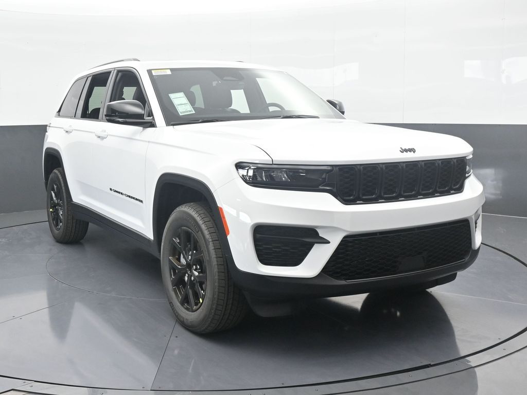 Used 2025 Bright White Clearcoat Jeep Altitude X image 9