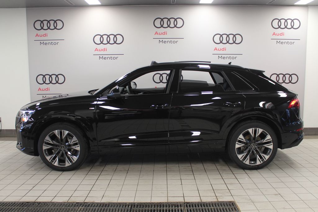 Thumbnail: 2026 Audi Q8 - 3