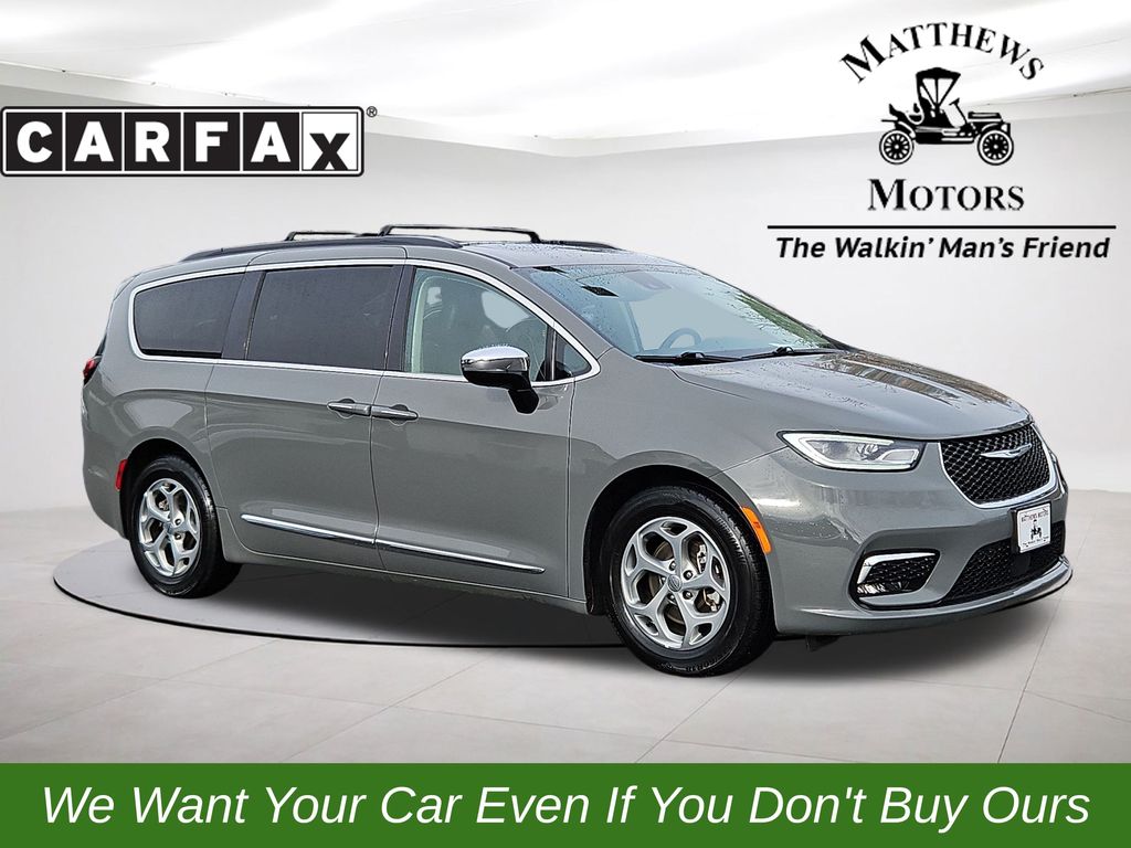 2023 Chrysler Pacifica Limited's photo