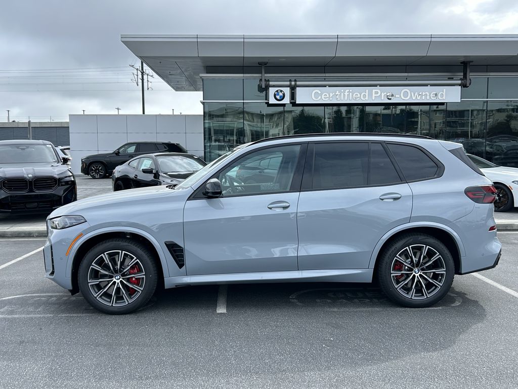 2025 BMW X5 M60i 2