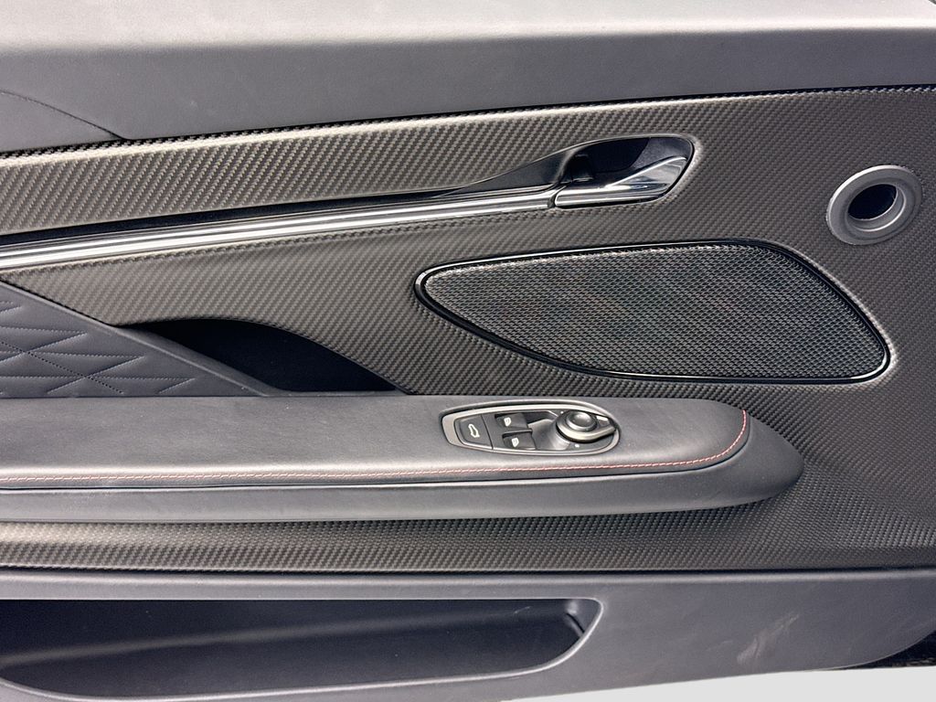 2025 Aston Martin DB12 Base - Photo 22
