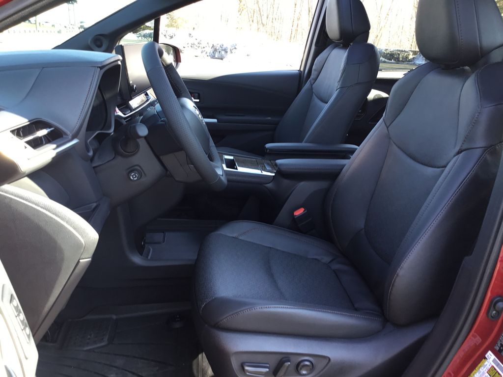 Thumbnail: 2026 Toyota Sienna - 14