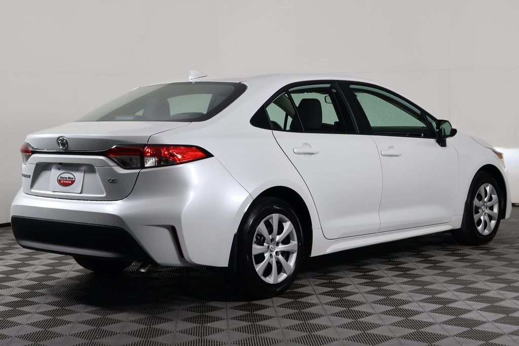 Thumbnail: 2025 Toyota Corolla - 4