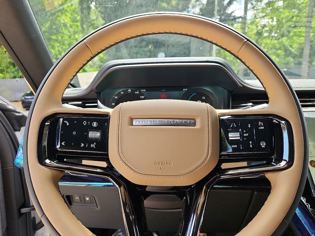 Thumbnail: 2025 Land Rover Range Rover Sport - 9