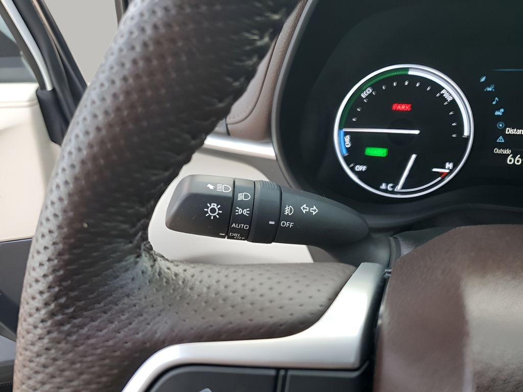 Used Car 2023 Toyota Sienna  Platinum For Sale Under $60,000 In Austin, Texas