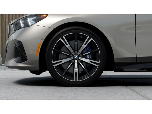 Thumbnail: 2026 BMW 5 Series - 7