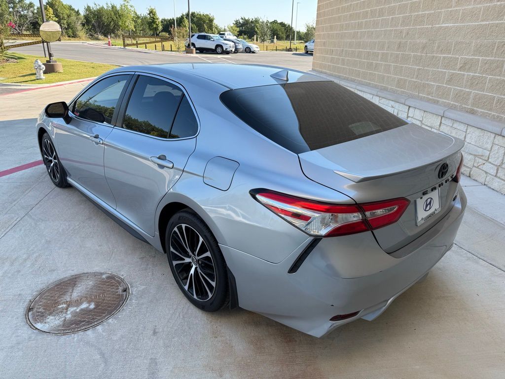 Thumbnail: 2020 Toyota Camry - 7