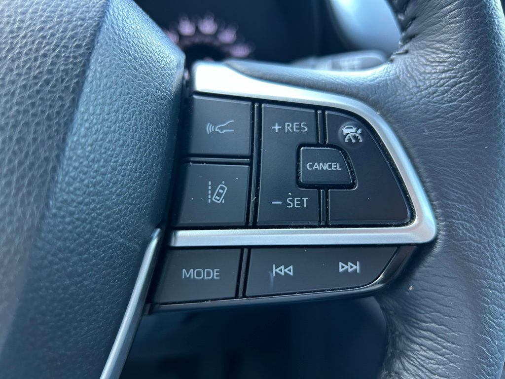Thumbnail: 2023 Toyota Sienna - 20