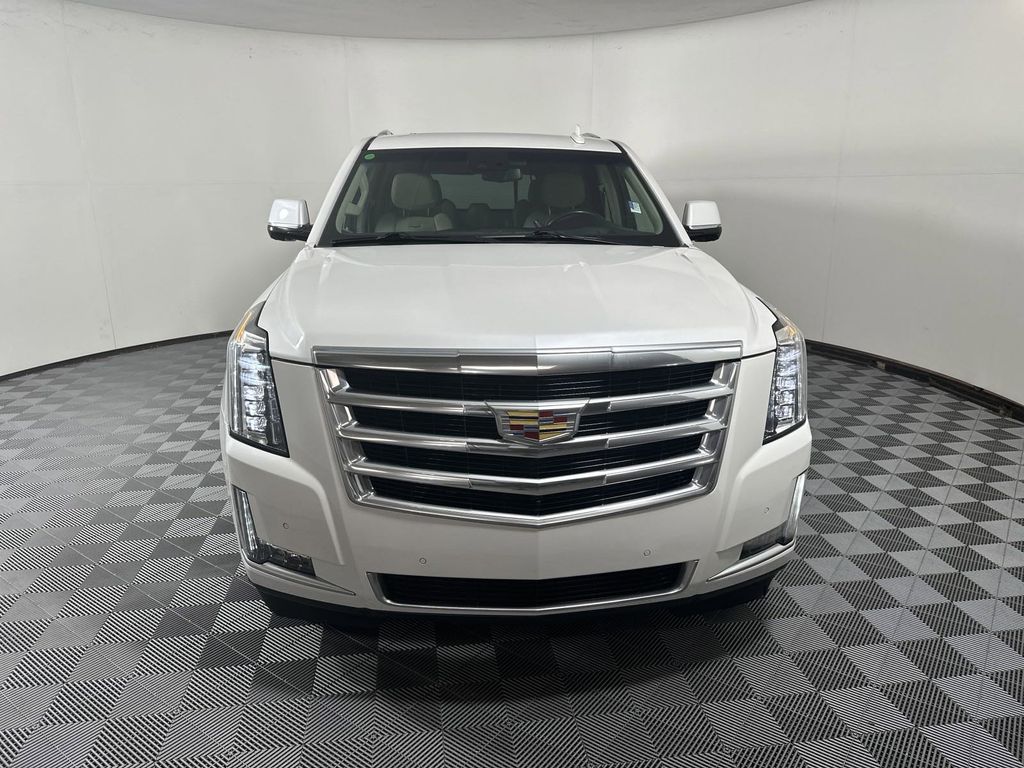 2019 Cadillac Escalade Luxury 2