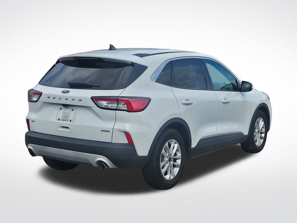 2020 Oxford White Ford Escape SE FWD SUV