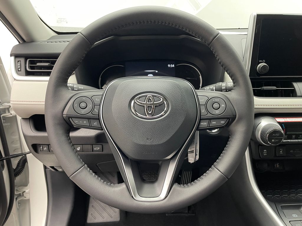 Thumbnail: 2025 Toyota RAV4 - 21