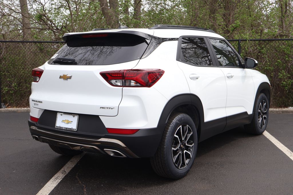 Thumbnail: 2023 Chevrolet TrailBlazer - 8