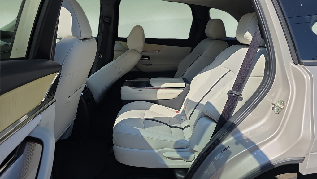 2024 Mazda CX-90 3.3 Turbo S Premium Plus Silver at Rochrich Mazda