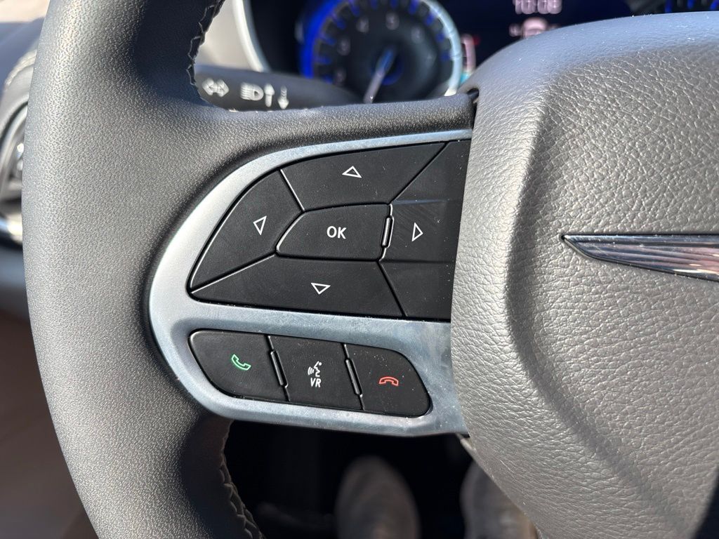 Used 2022 Chrysler Pacifica Van