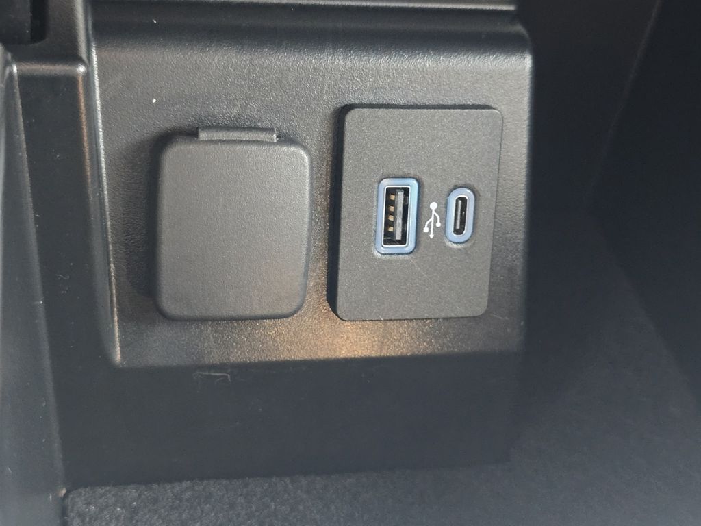 Used 2023 Black Ford  image 27