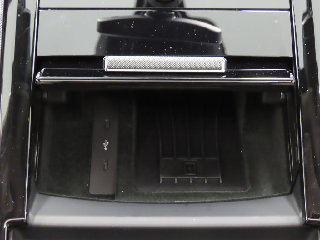 Thumbnail: 2026 Porsche Panamera - 29