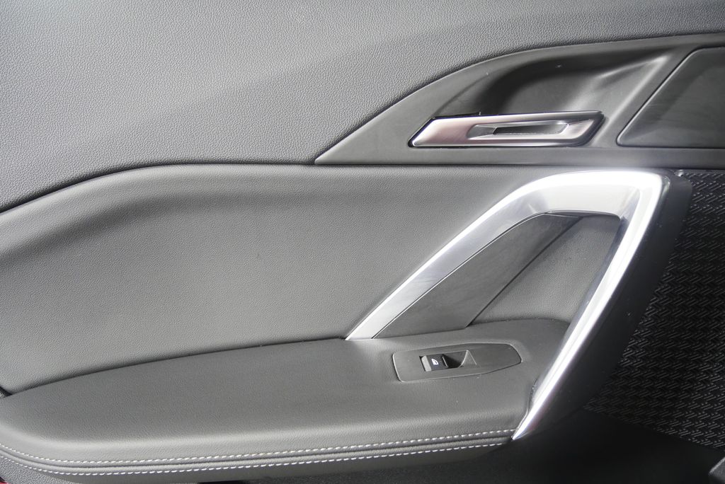 Thumbnail: 2025 BMW X2 - 13