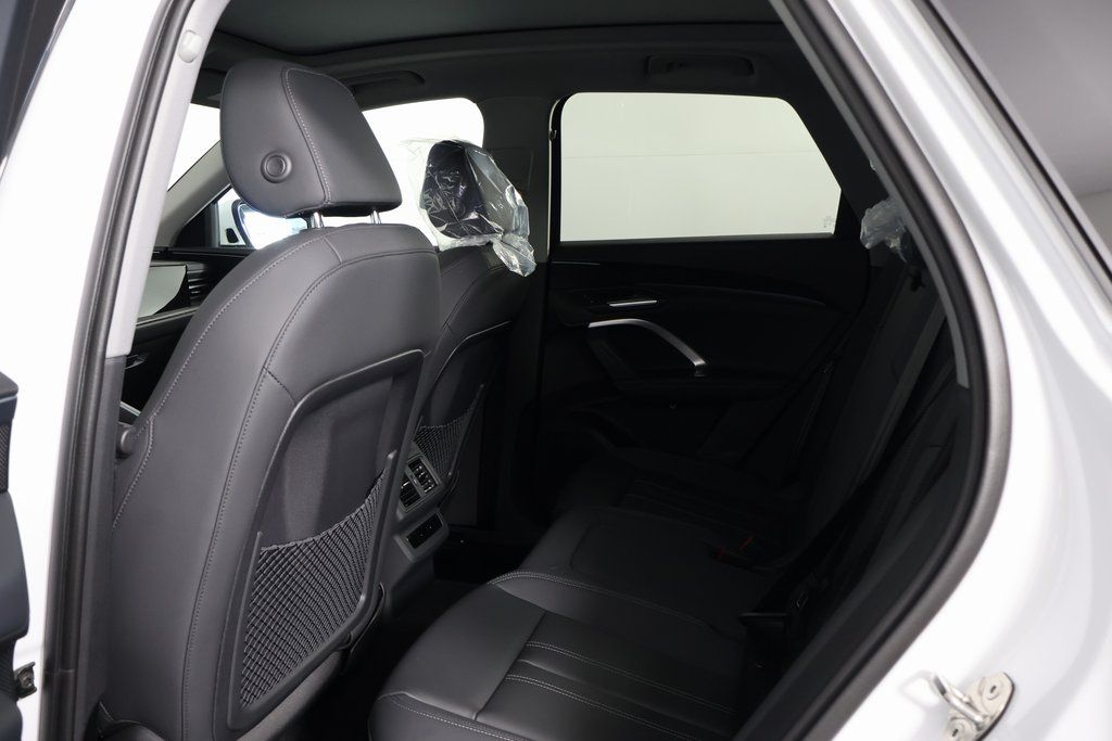 Thumbnail: 2026 Audi Q5 - 6