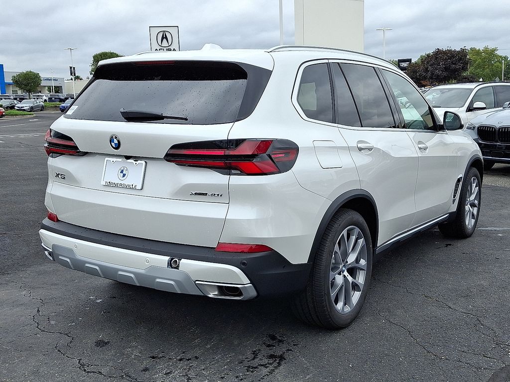 Thumbnail: 2026 BMW X5 - 4