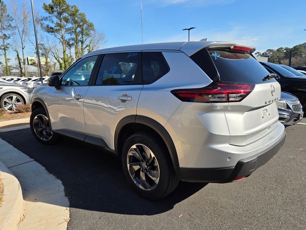 Used 2025 Silver Nissan SV image 4