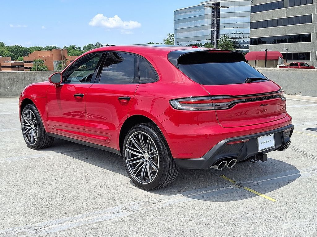 Thumbnail: 2025 Porsche Macan - 10