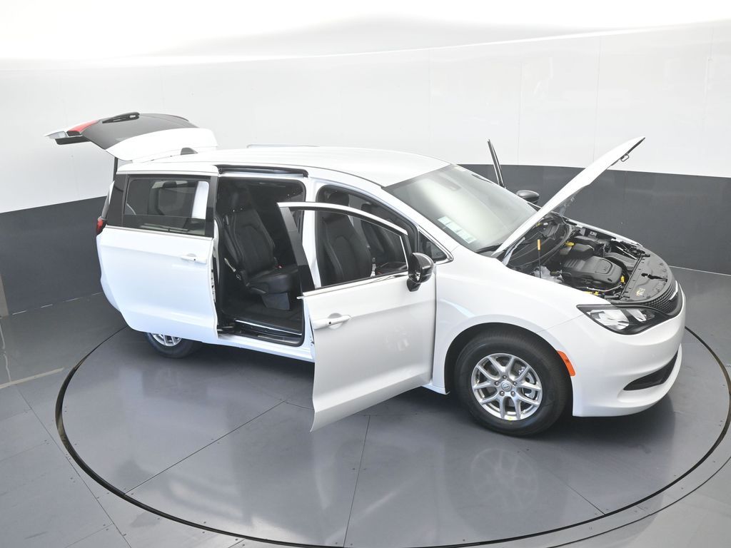 New 2026 Bright White Clearcoat Chrysler LX image 66