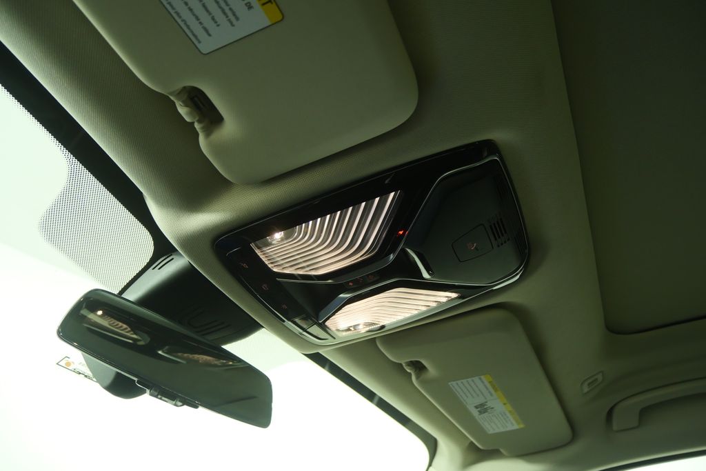 Thumbnail: 2021 BMW X7 - 24