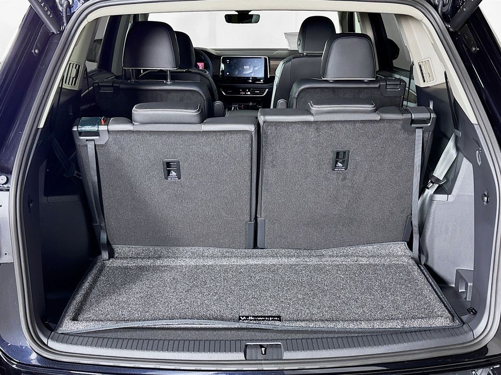 2025 Volkswagen Atlas 2.0T SEL Premium R-Line