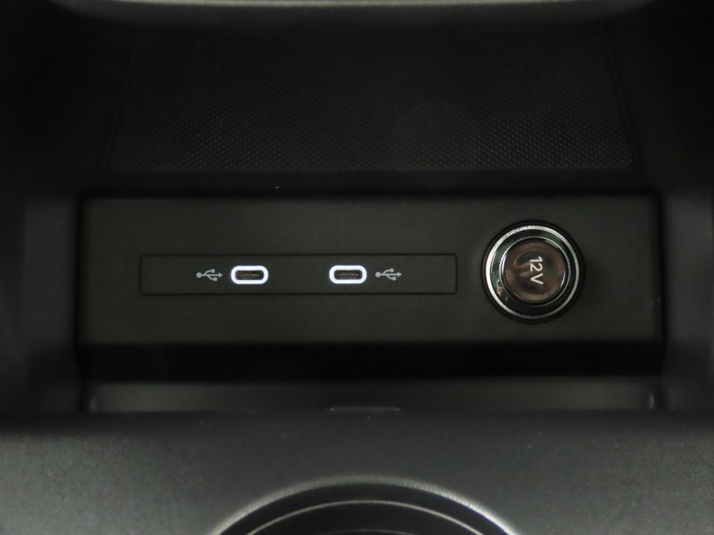 Thumbnail: 2023 Audi Q4 e-tron - 22