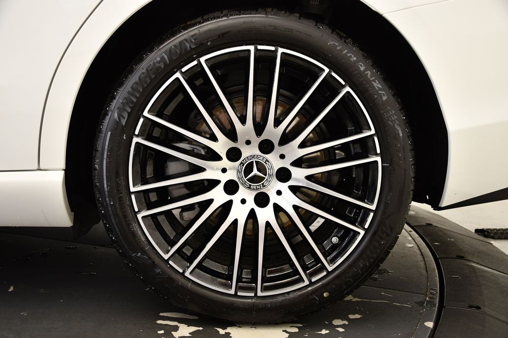 Thumbnail: 2025 Mercedes-Benz C-Class - 14