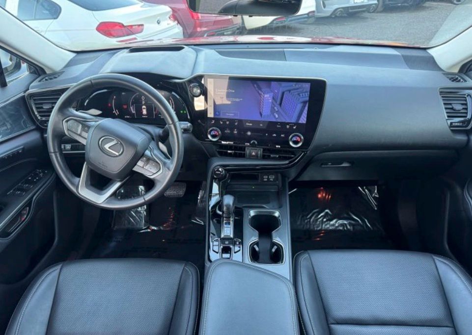 View vehicle photo 7