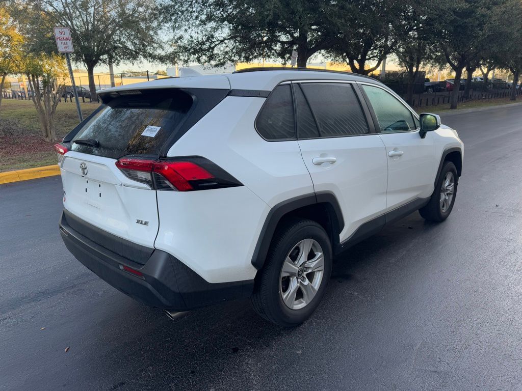 2021 Toyota RAV4 XLE 5