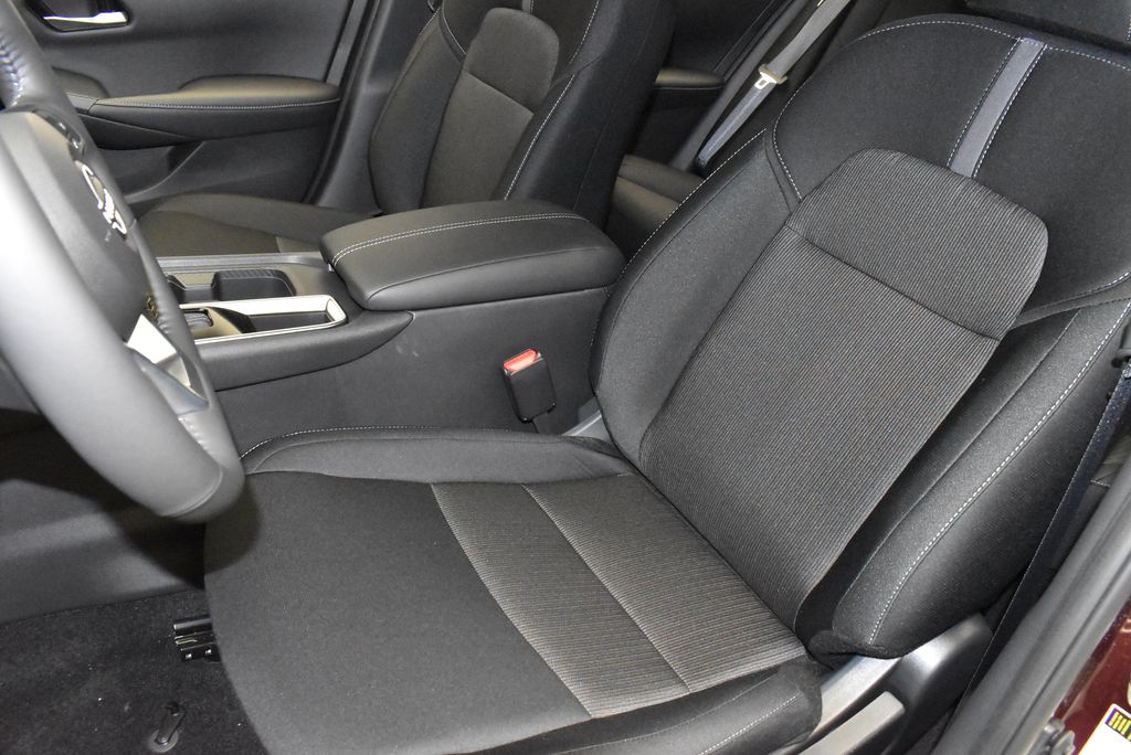 Thumbnail: 2025 Nissan Sentra - 12