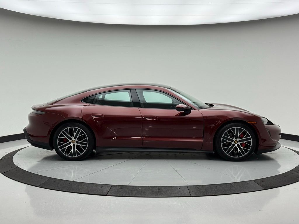 Thumbnail: 2021 Porsche Taycan - 10