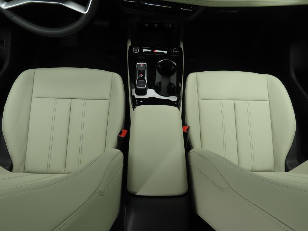 Thumbnail: 2025 Audi Q6 e-tron - 18