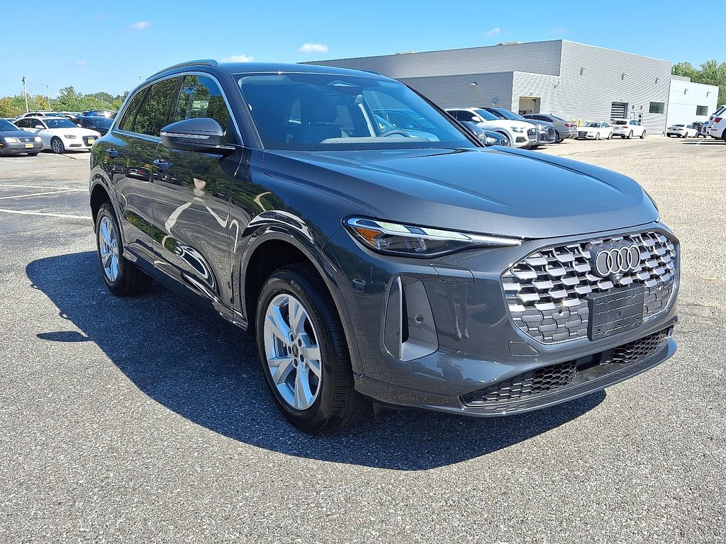 Thumbnail: 2025 Audi Q5 - 2