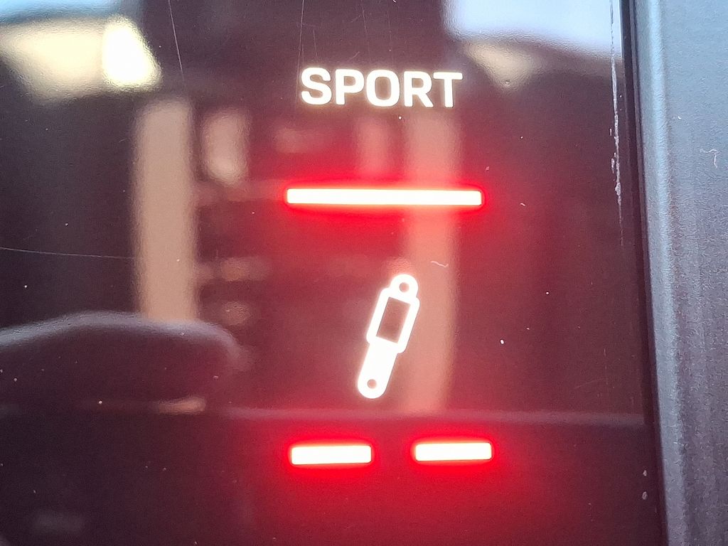 Thumbnail: 2024 Porsche Macan - 26