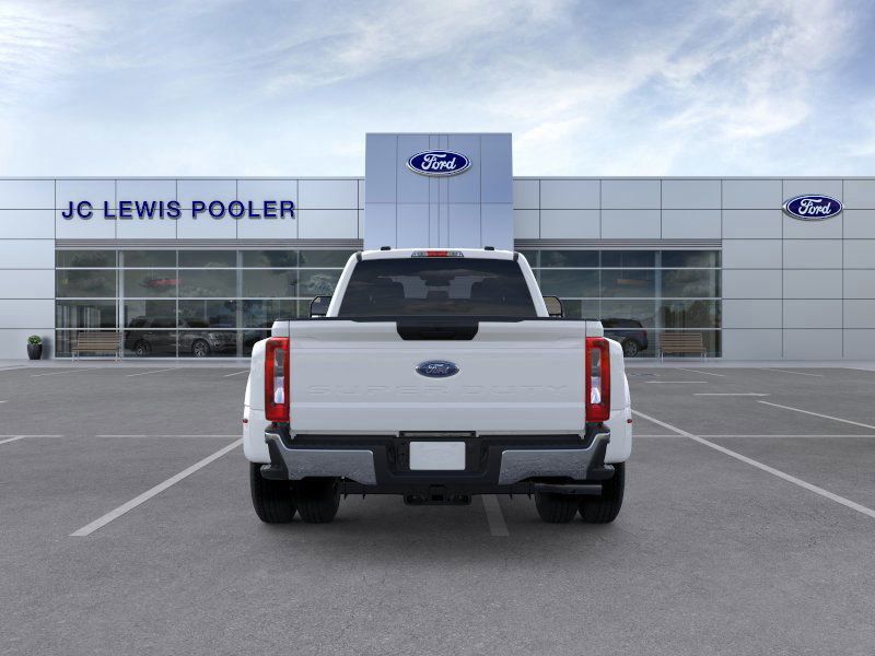 2026 Ford Super Duty F-350 DRW XLT