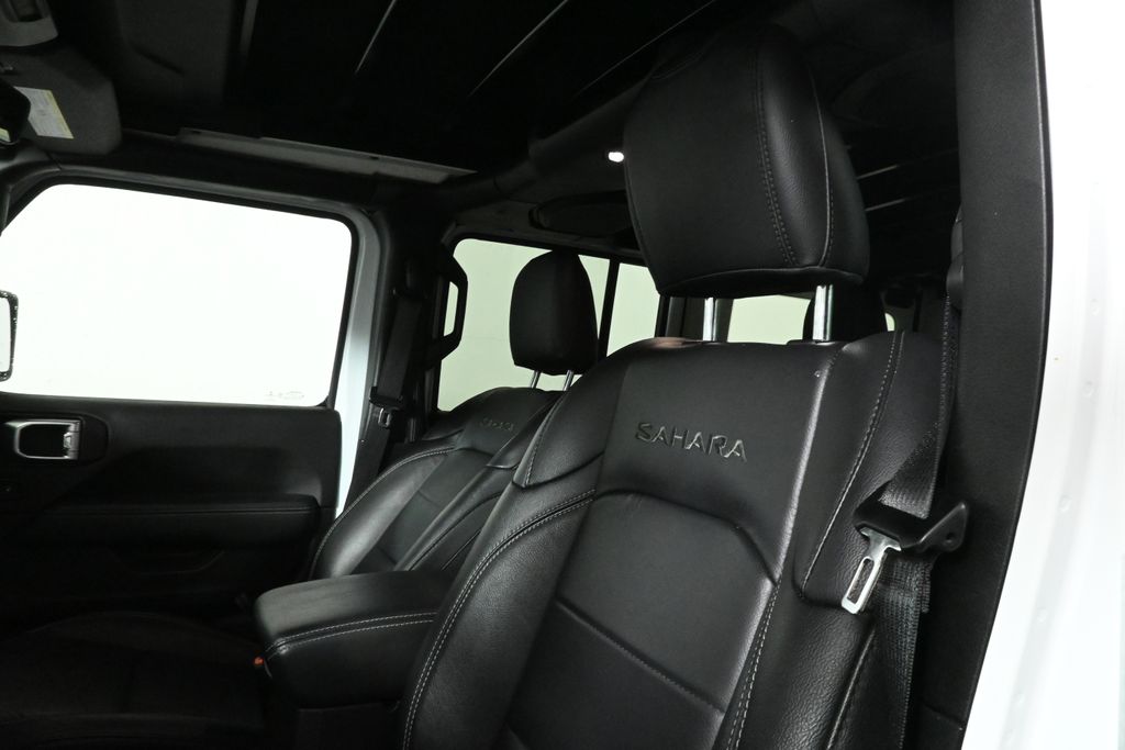 Thumbnail: 2019 Jeep Wrangler - 4