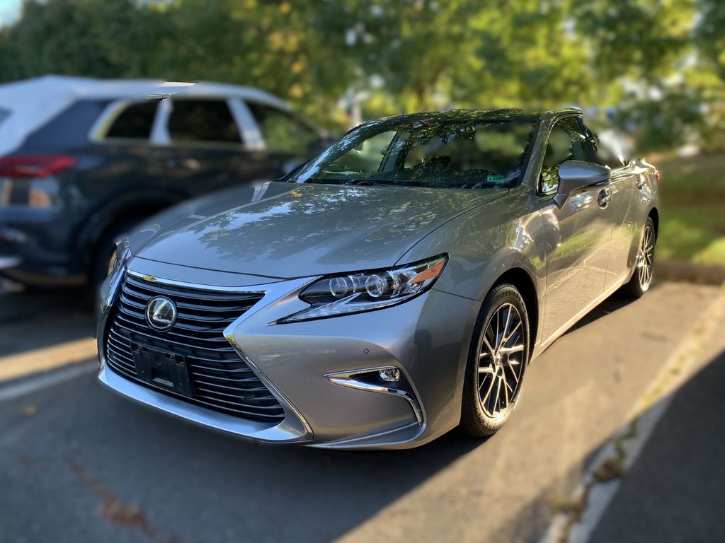 Thumbnail: 2017 Lexus ES - 3