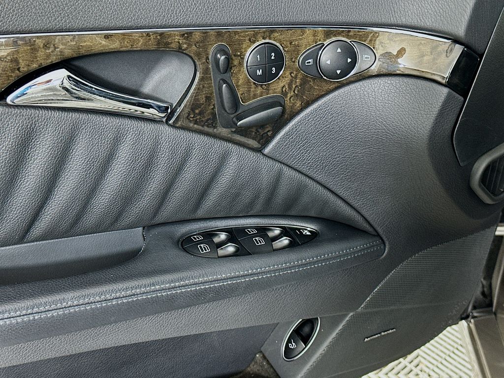 Thumbnail: 2005 Mercedes-Benz E-Class - 16